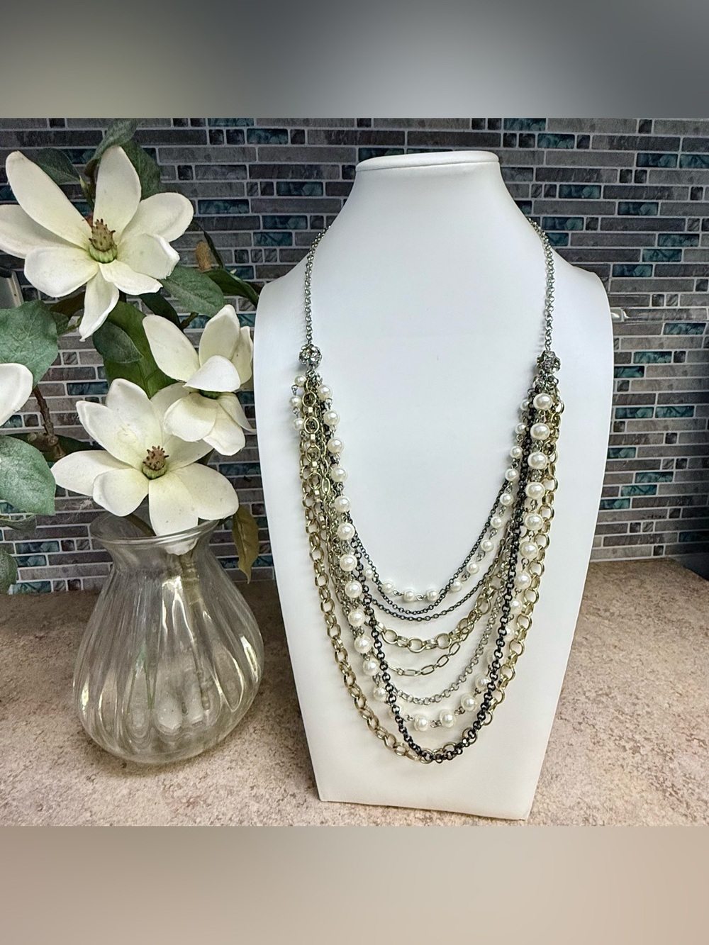 Multi stand multi color necklace